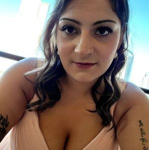 Meet your Posher, Desiree